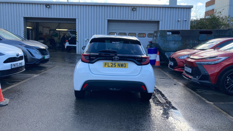 Toyota Yaris 1.5 Hybrid Design 5dr CVT Hybrid Hatchback